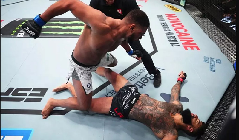 Mario Pinto &nu;&omicron;&kappa; ά&omicron;&upsilon;&tau; &sigma;&tau;&omicron;&nu; Austen Lane