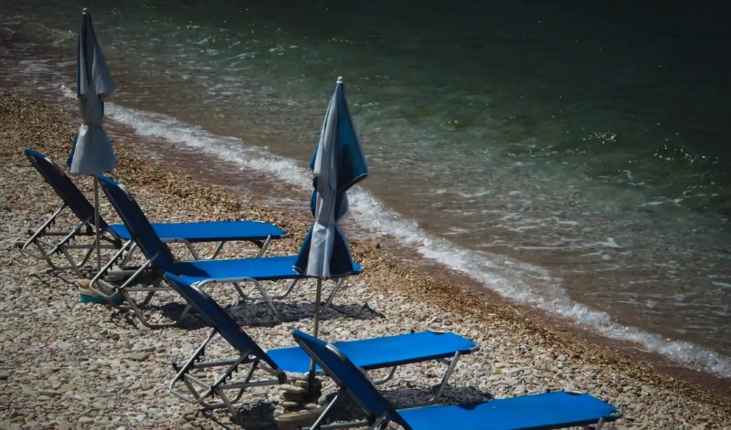 paralia ksaplostra