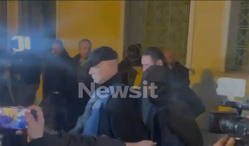 dekaeptaxronos dolofonos