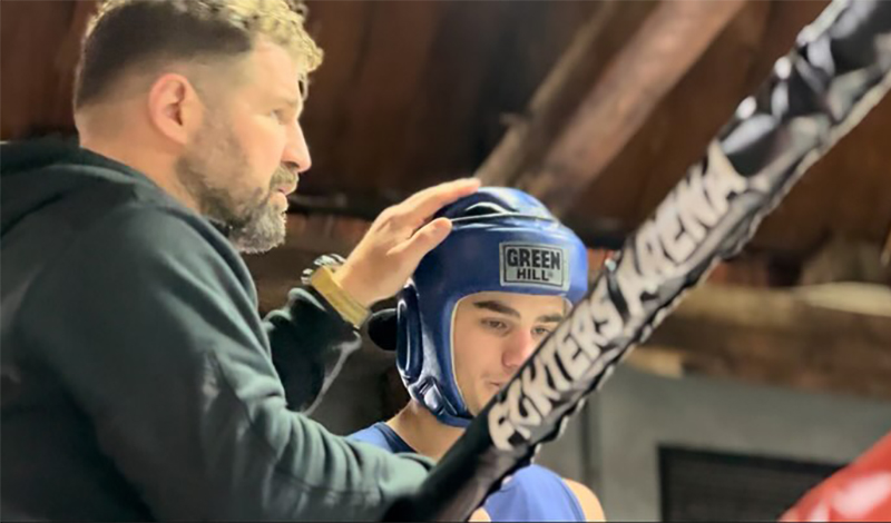 fighters athanasopoulos 3909