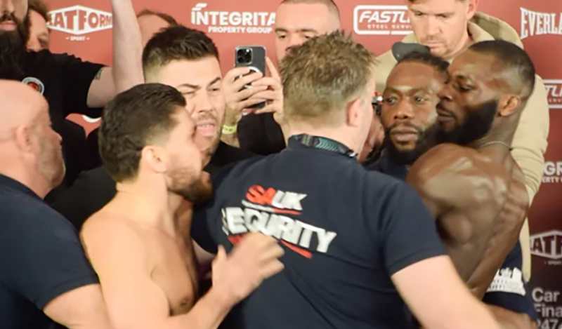 Το staredown με Florian Marku και Chris Kongo στο Λονδίνο