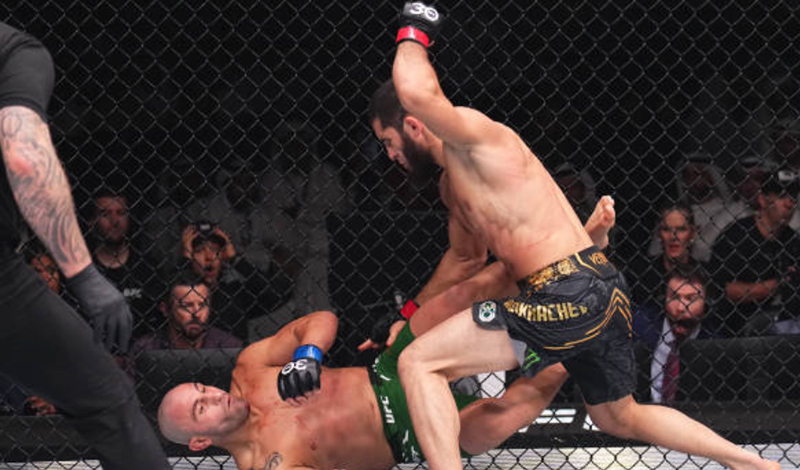 islam makhachev max holloway