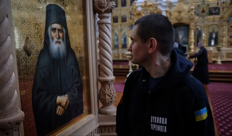 oukranoi stratiotes agio oros