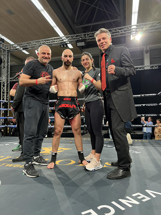 mitsinigkos bairaktari foto