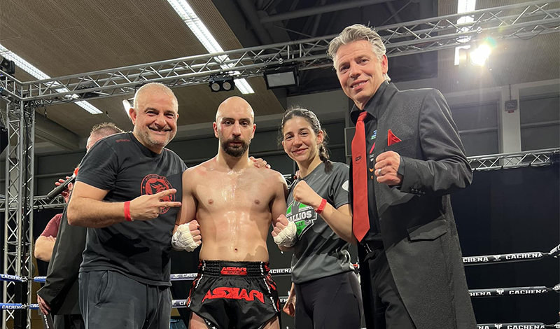 mitsinigkos bairaktari