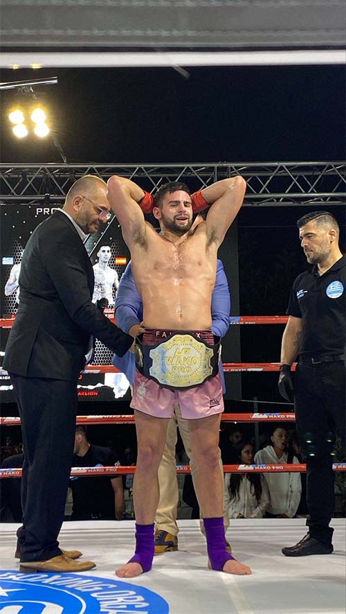 axilleas karapiperis wako pro 14