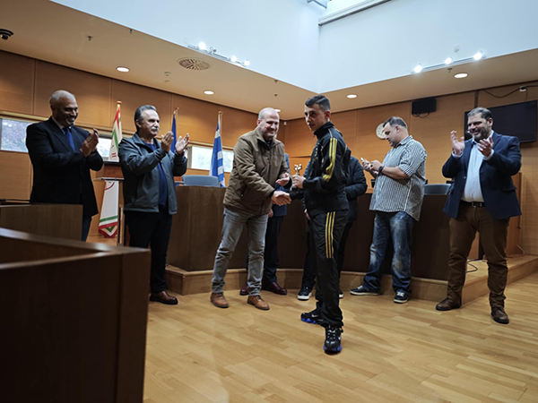 nikos filis vraveusi dimon 3