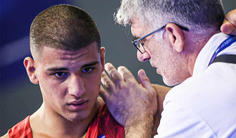 &Nu;ί&kappa;&omicron;&sigmaf; &Kappa;&alpha;&rho;&alpha;&beta;ά&nu;&omicron;&sigmaf; &pi;&alpha;&lambda;&alpha;&iota;&sigma;&tau;ή&sigmaf;