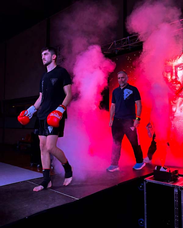 nikos panou lfc 4 foto 2