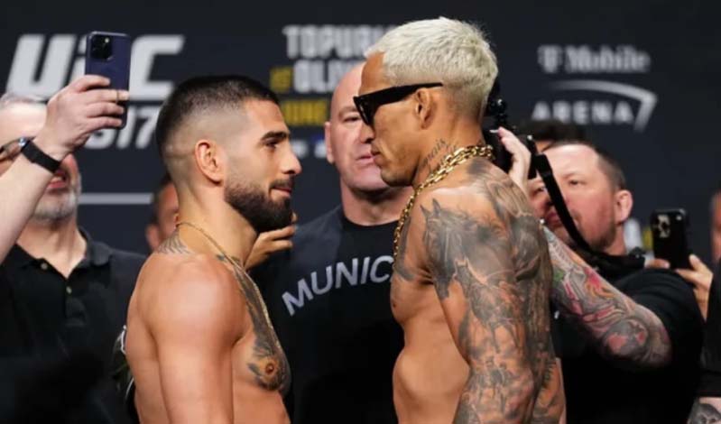 topuria oliveira staredown